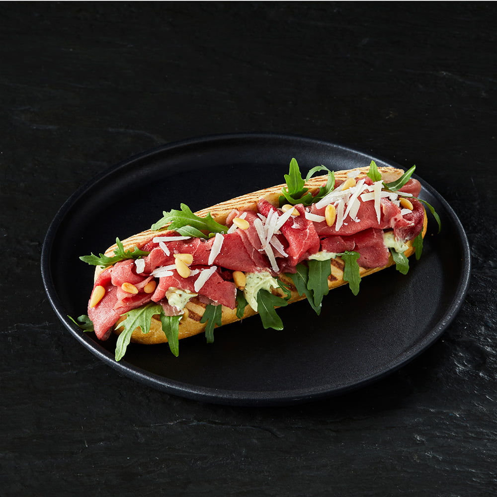 Rooster's Broodjes Carpaccio panino manzo pesto rucola